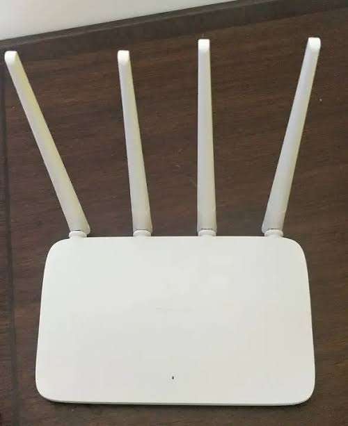 Tenda F6 Wireless Router