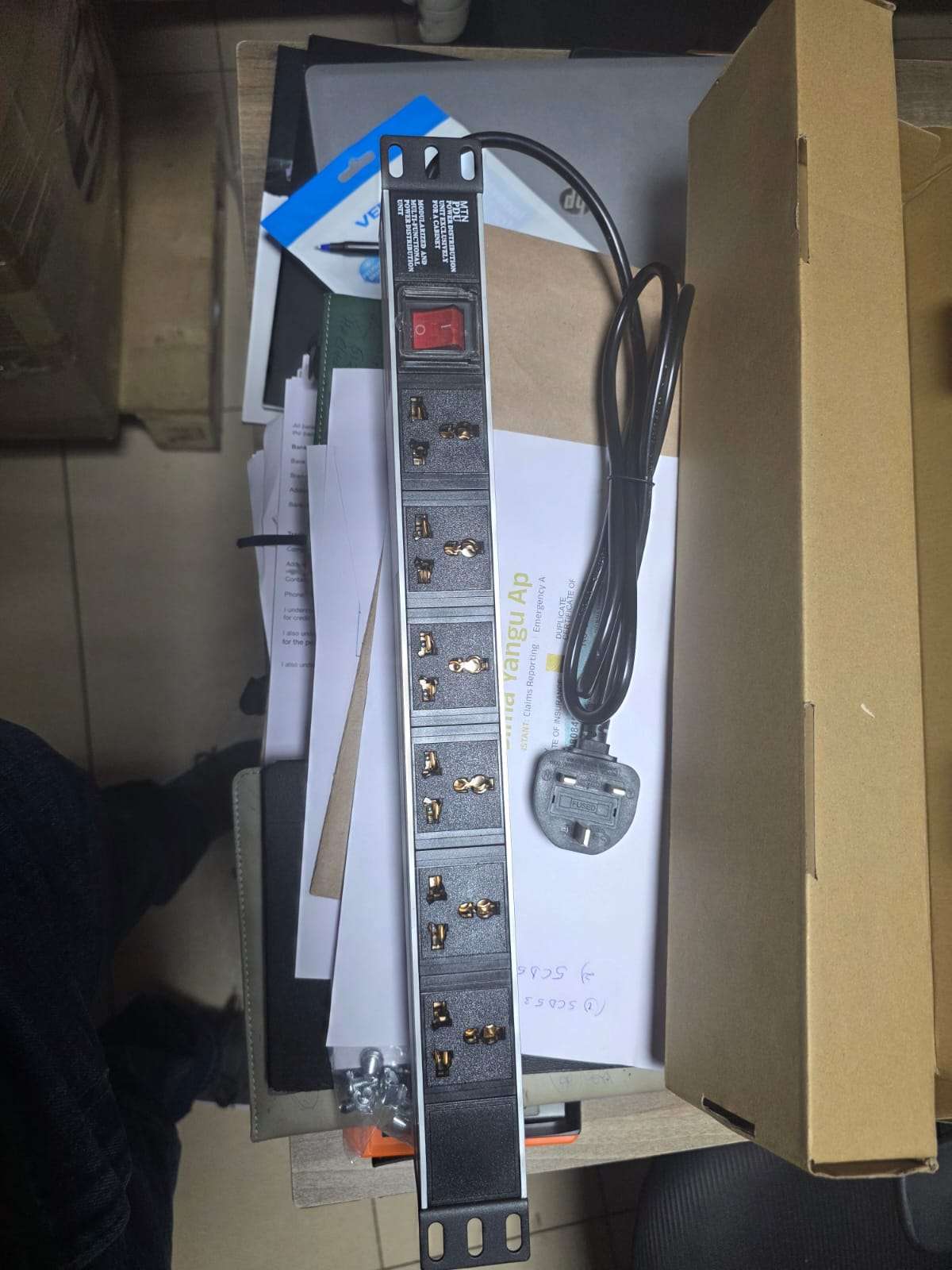 MTN 8 -way Uk plug PDU Aluminium